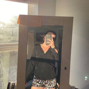 Medium Abercrombie and Fitch blouse!